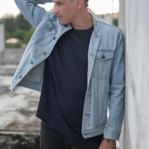 Men’s Classic Light Wash Denim Jacket